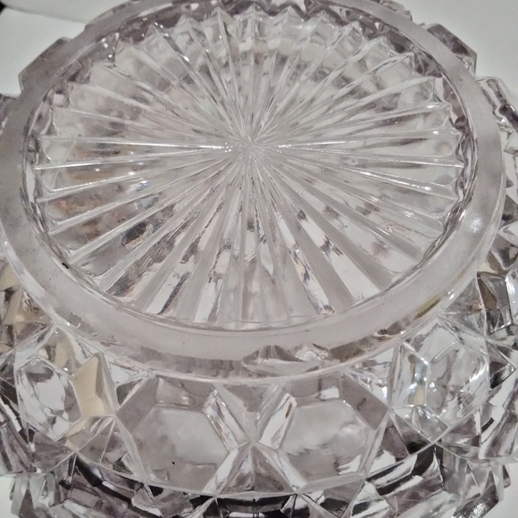 Round vase with beautiful details and color rose bowl heavy glass - Picture 3 of 9